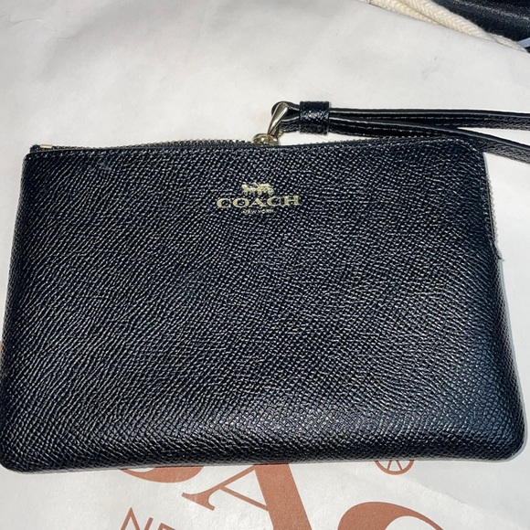 NWOT Coach Signature Black Pebble Wristlet - Picture 1 of 5